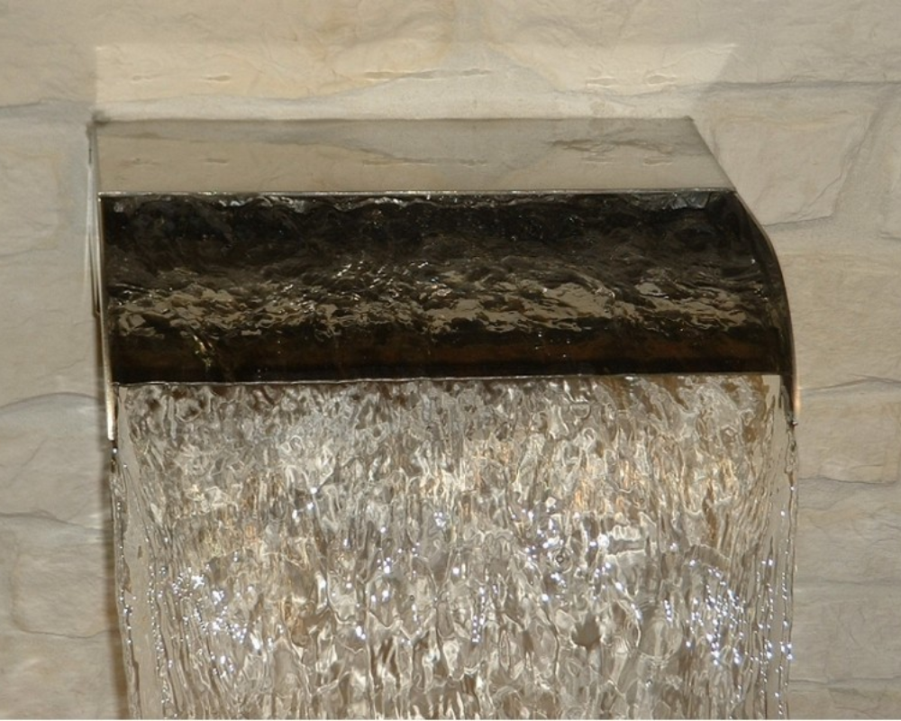 Edelstahl Wasserfall CASCADE mit Beleuchtung Breite 300 mm